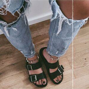 🆕️The Josephine// Black double buckle slide